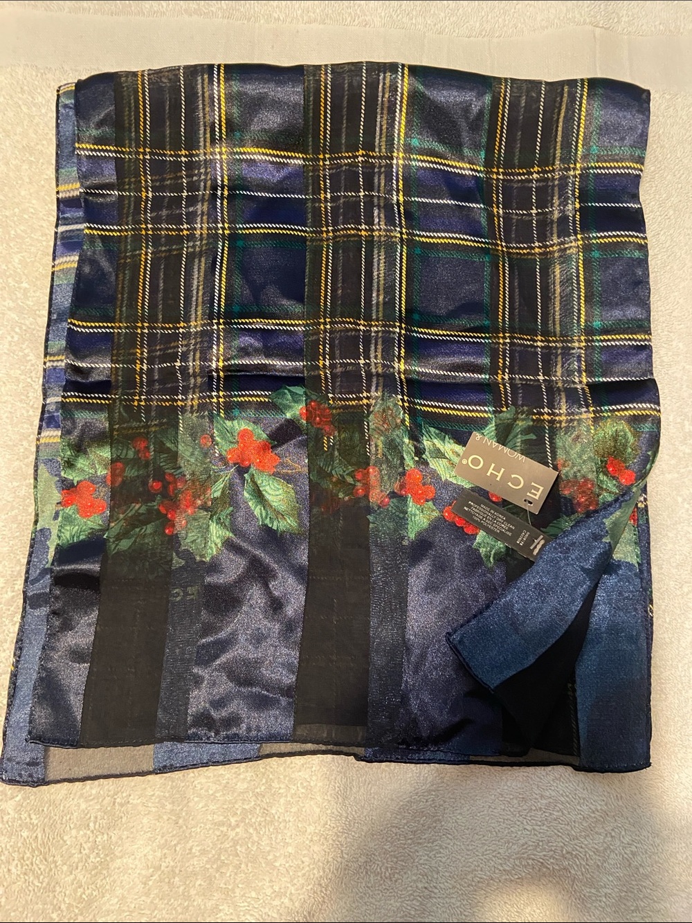 🌺 ECHO Christmas Holy Scarf 62x 13” 100% Polyester